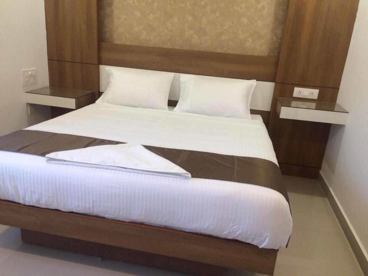 Kochi The Galaxy Suites מראה חיצוני תמונה