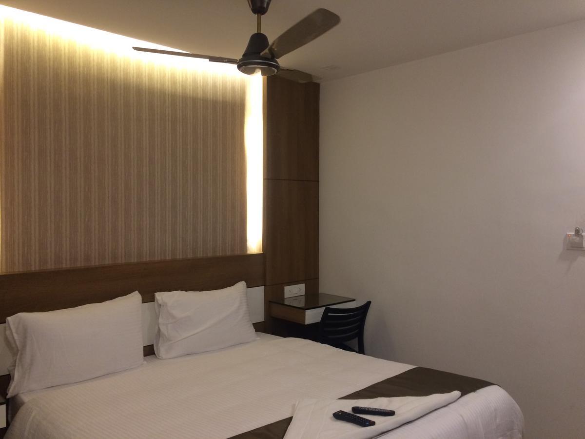 Kochi The Galaxy Suites מראה חיצוני תמונה